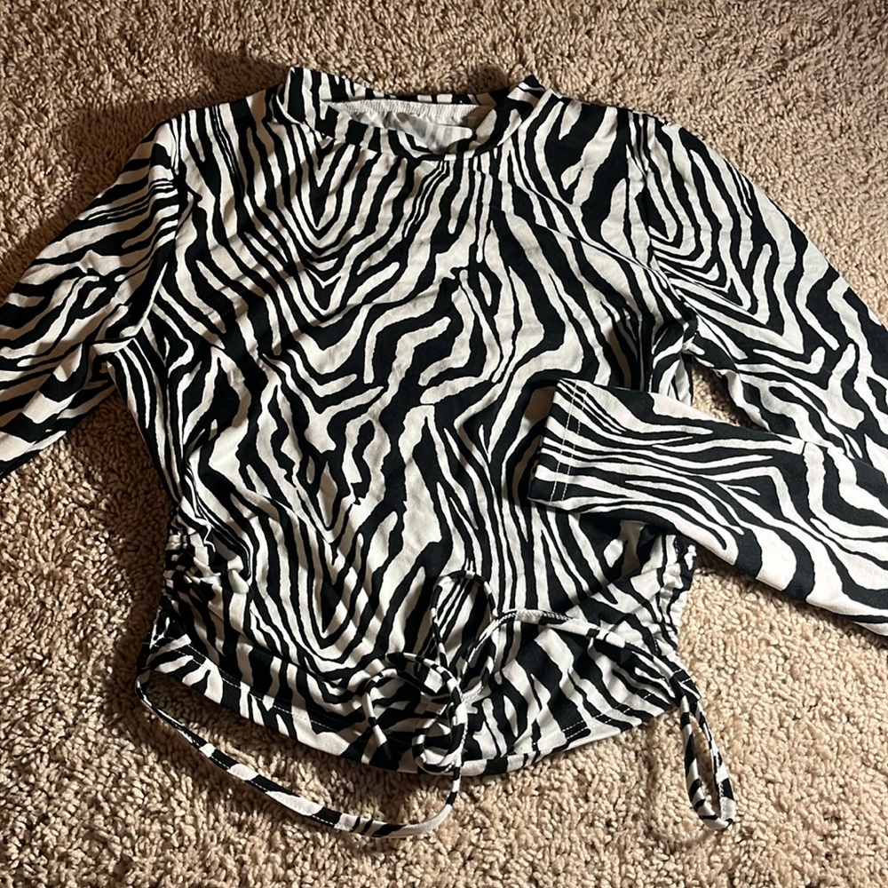 Long sleeve backless zebra print shirt